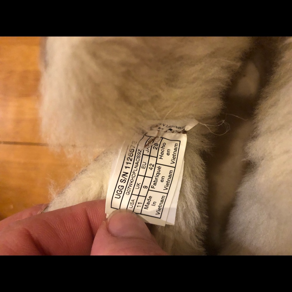 Ugg boots size 11 - Picture 5 of 7